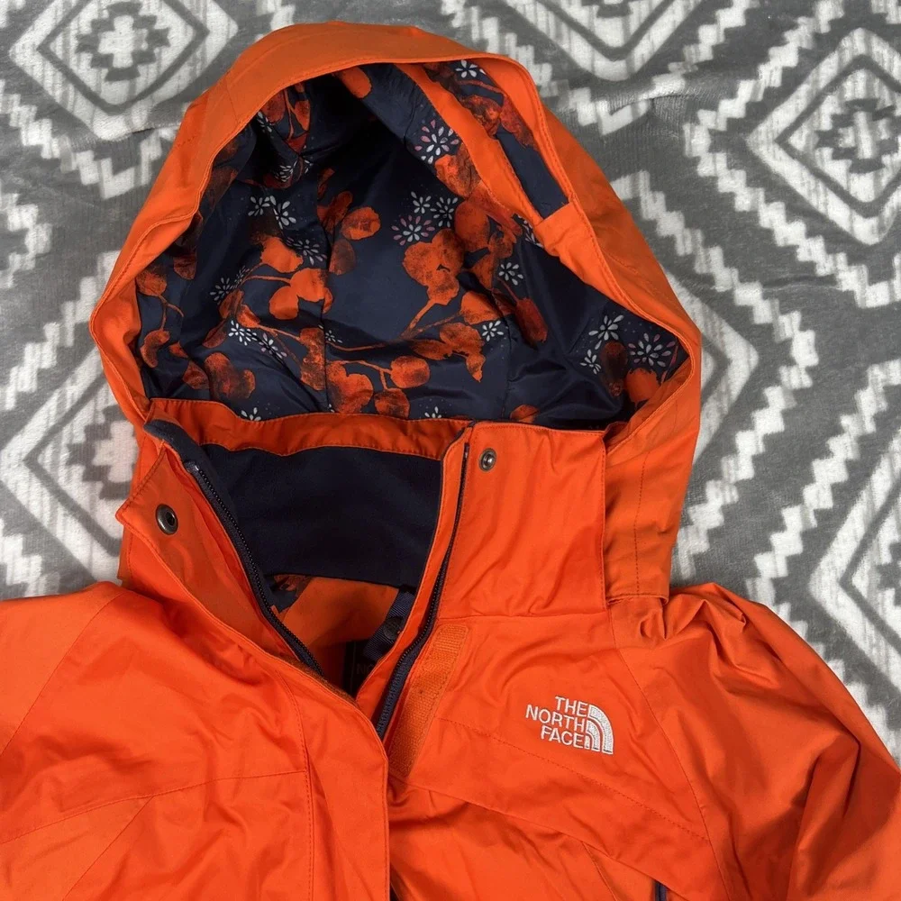 The North Face HyVent Womens XS Orange Hooded Windbreaker Rain Jacket Full Zip - Picture 2 of 16